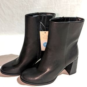 Woman's Janelle Dress Boots Size 7.5